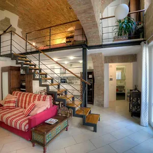  Appartement Stilnuovo Charming In Siena's Historic Center, Very Close To Piazza Del Campo